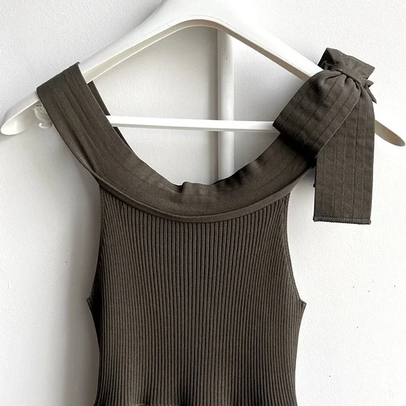 CHANEL Vintage 2008 by Karl Lagerfield ~sheath dress in military green - Picture 6 of 17